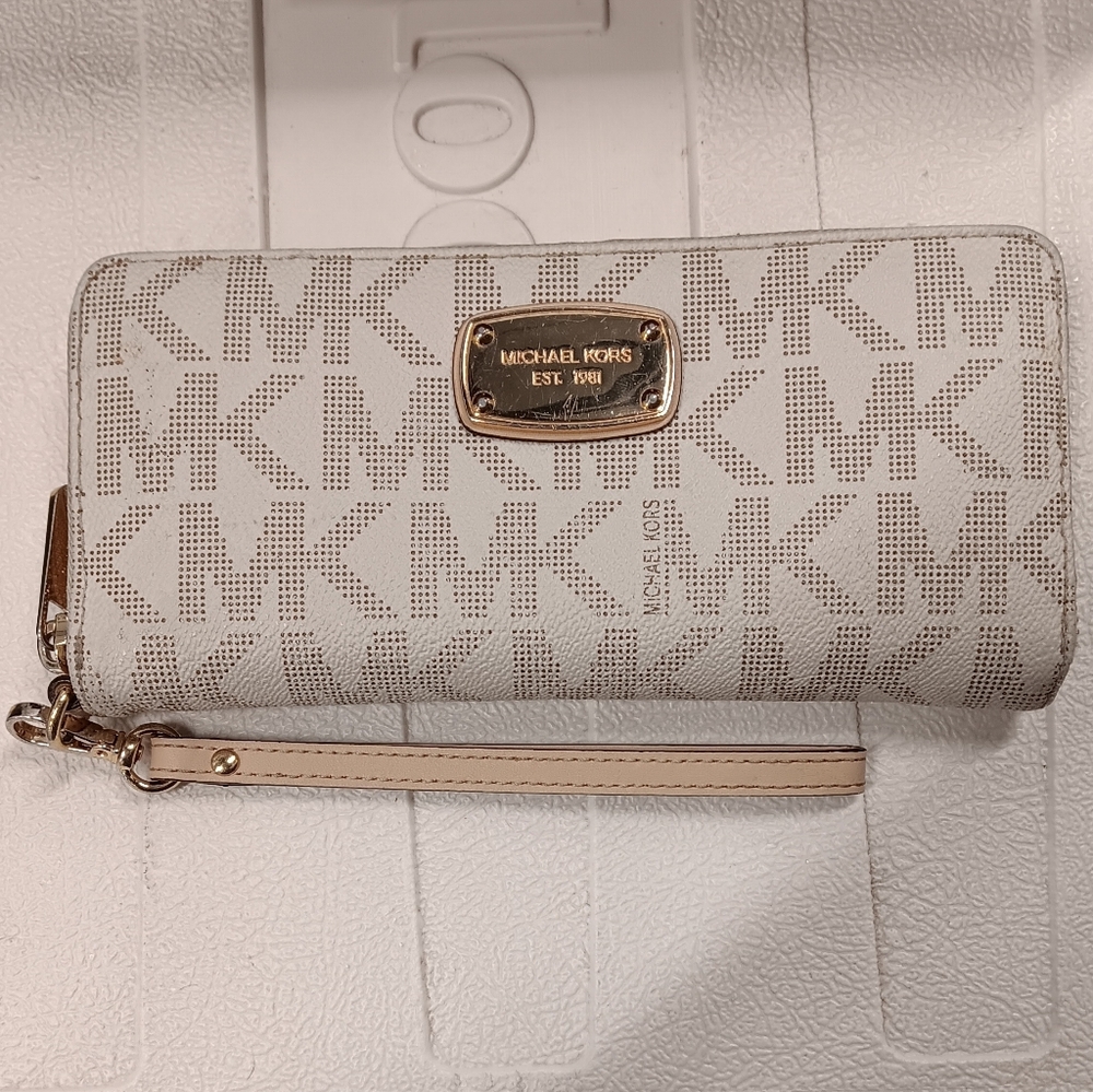 Micheal kors wallett